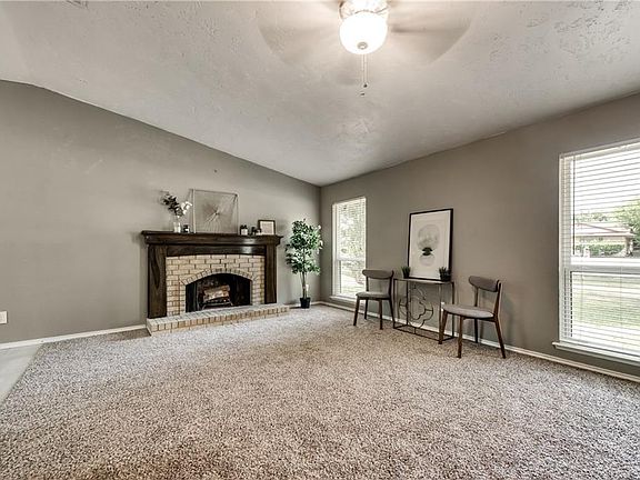 3rd image of 2109 Richland Dr
