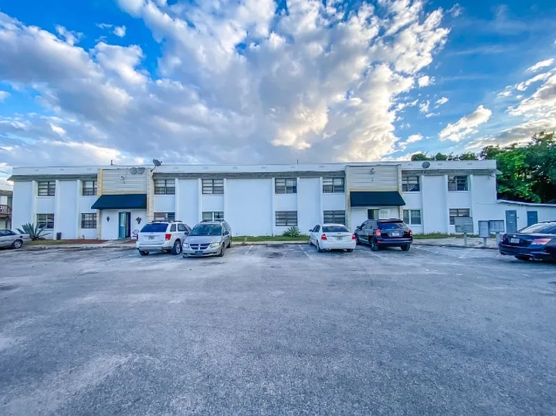 2 bed, 2.0 bath, $1,300 — Photo 1