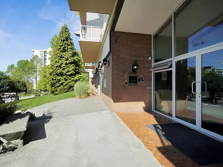 130 Keith Rd W — Photo 6