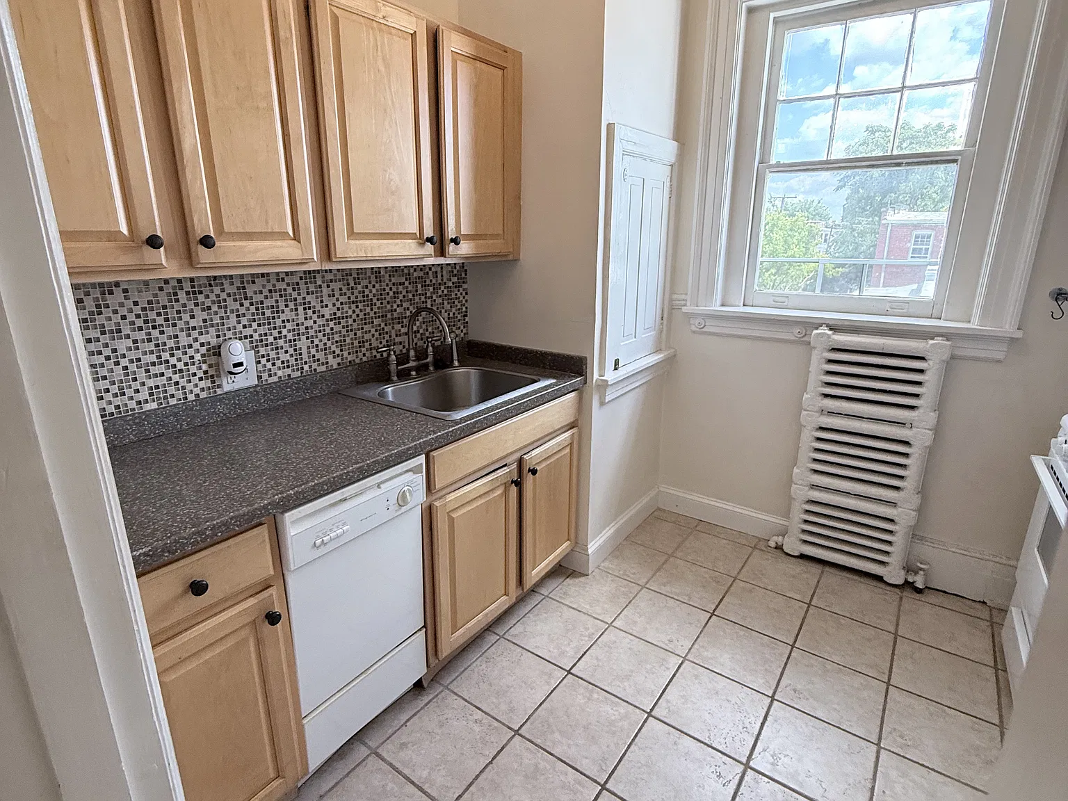 1 bed, $1,300 — Photo 4