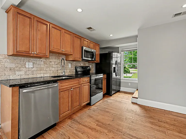 19 Spring Hill Ave #2 — Photo 15