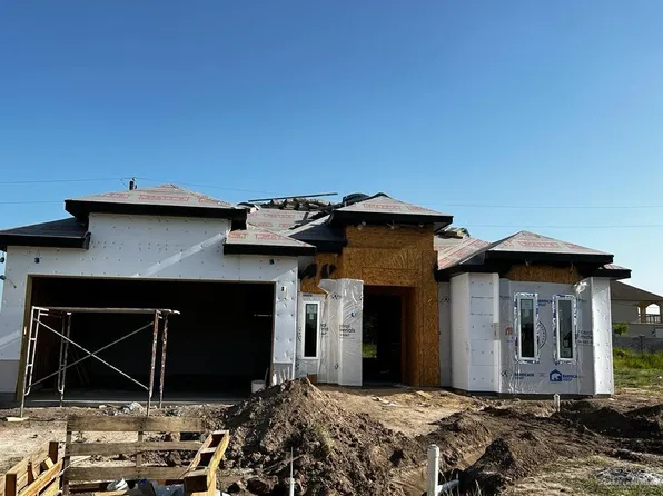 612 Spring Dr, Alton, TX 78573