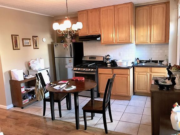 2nd image of 549 Metropolitan Ave APT 2