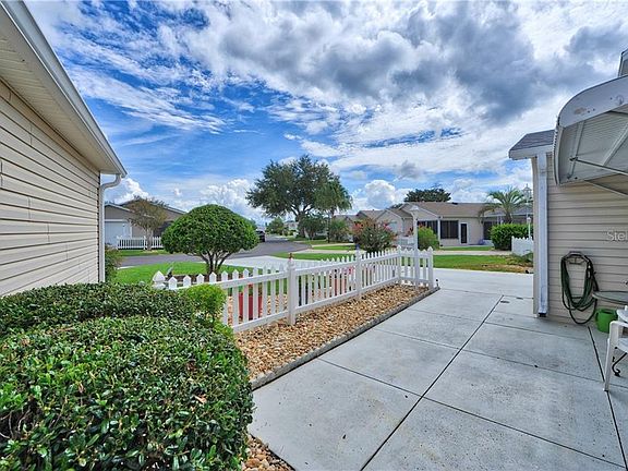 3rd image of 2622 Moncayo Ave