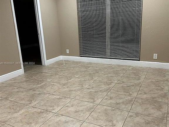 5th image of 4533 Treehouse Ln #H