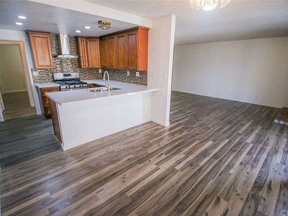 5th image of 2357 Westcott Ave