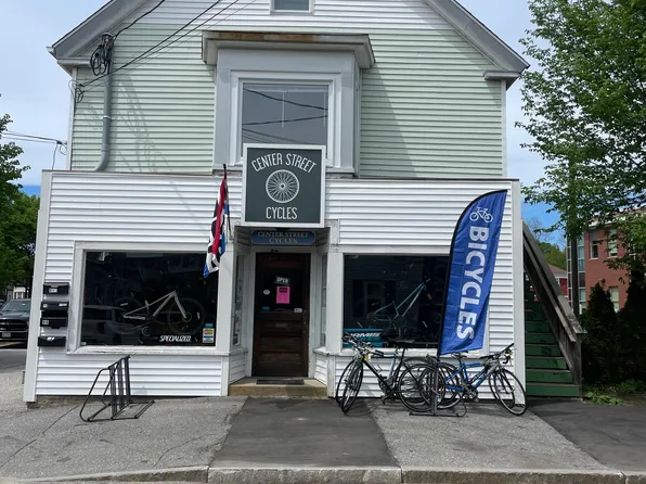 11 Center St APT A, Brunswick, ME 04011