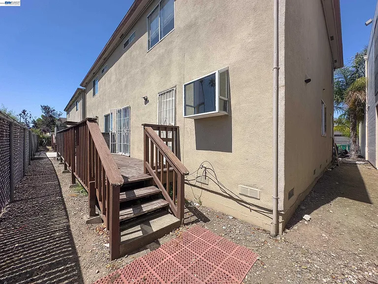2716 Adeline St — Photo 20