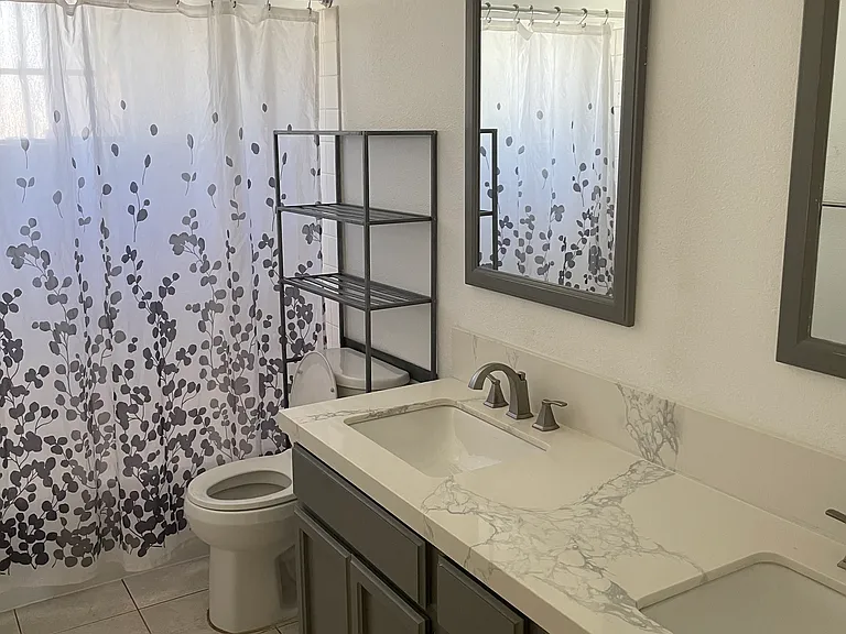 1279 Vera Cruz — Photo 14