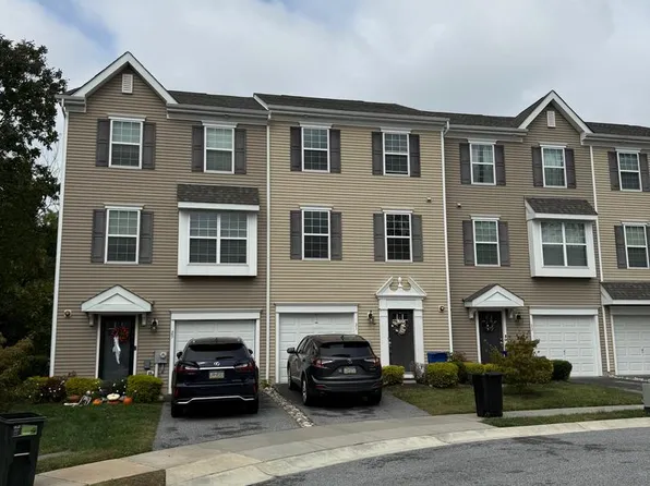 31 Faraday Ct, Morton, PA 19070