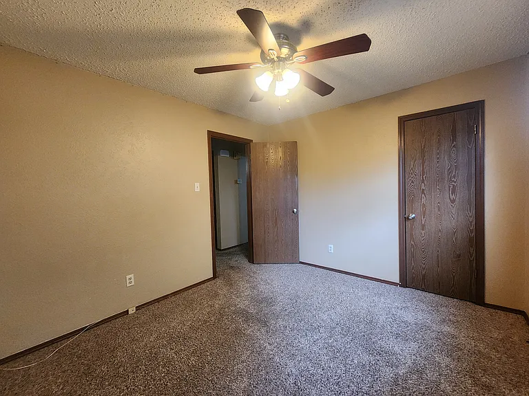 7938 NW Crossland Cir — Photo 14