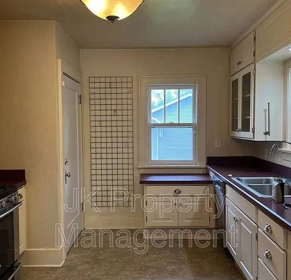 2217 1st Ave S — Photo 4