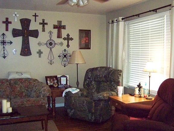 4th image of 105 West Ave