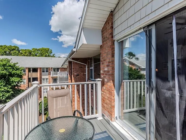 45 Bullocks Point Ave #7C — Photo 6