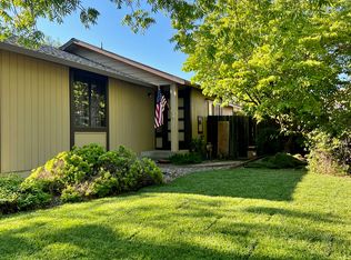 608 Capps Ln, Ukiah, CA 95482