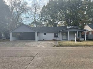 959 S Line St, Grenada, MS 38901