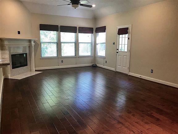 3rd image of 11342 Glenforest Dr