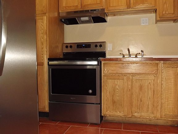3rd image of 7119 Oakwood Dr