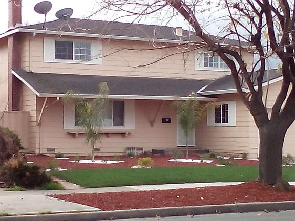 2nd image of 1420 Yosemite Dr