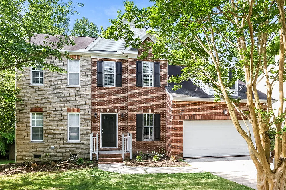 3 bed, 2.5 bath, 2112 sqft, $2,365 — Photo 1