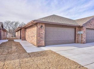 317 Chalk Hill Ct, Edmond, OK 73003