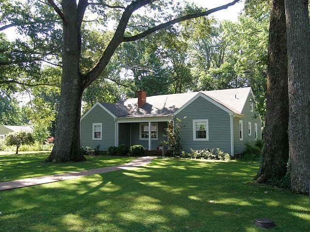1st image of 40 Clifton Ave