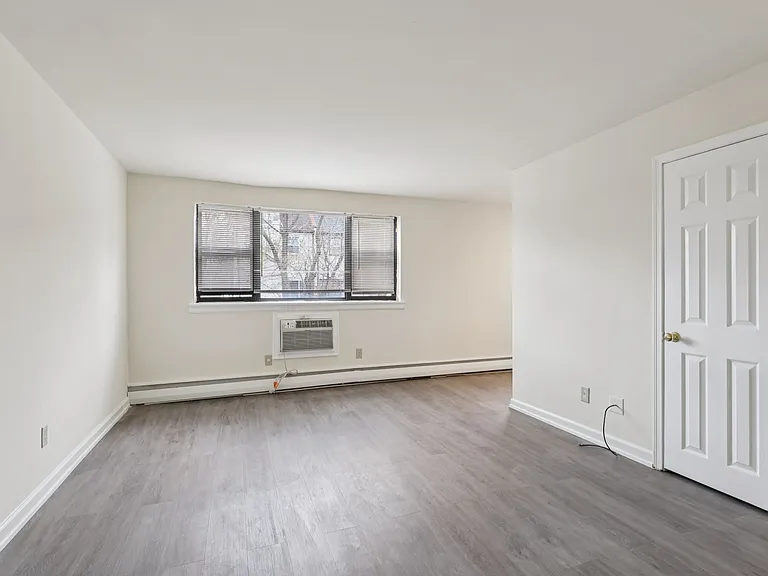 Springfield Green Apartments — Photo 53