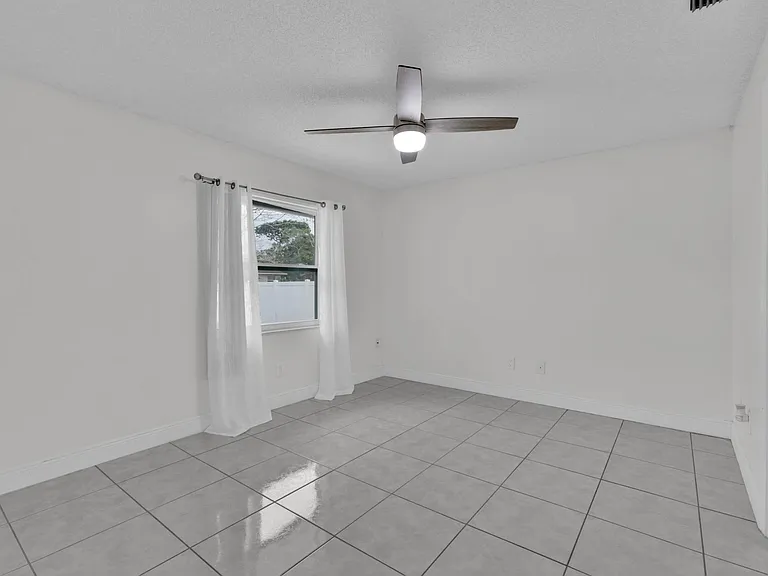 1434 Ravida Cir — Photo 12