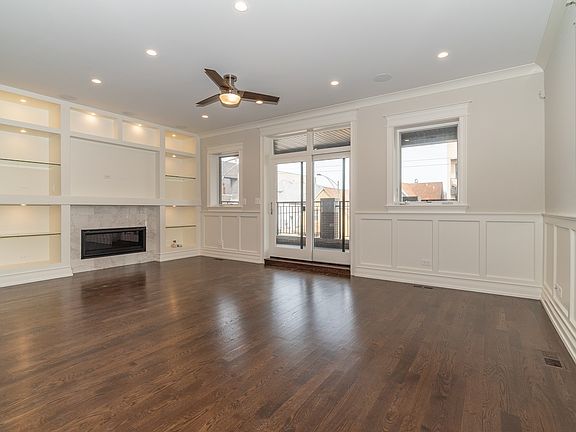 3rd image of 3034 N Clybourn Ave #2