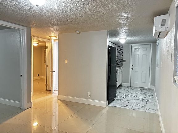 5th image of 1354 W 24th St #1354