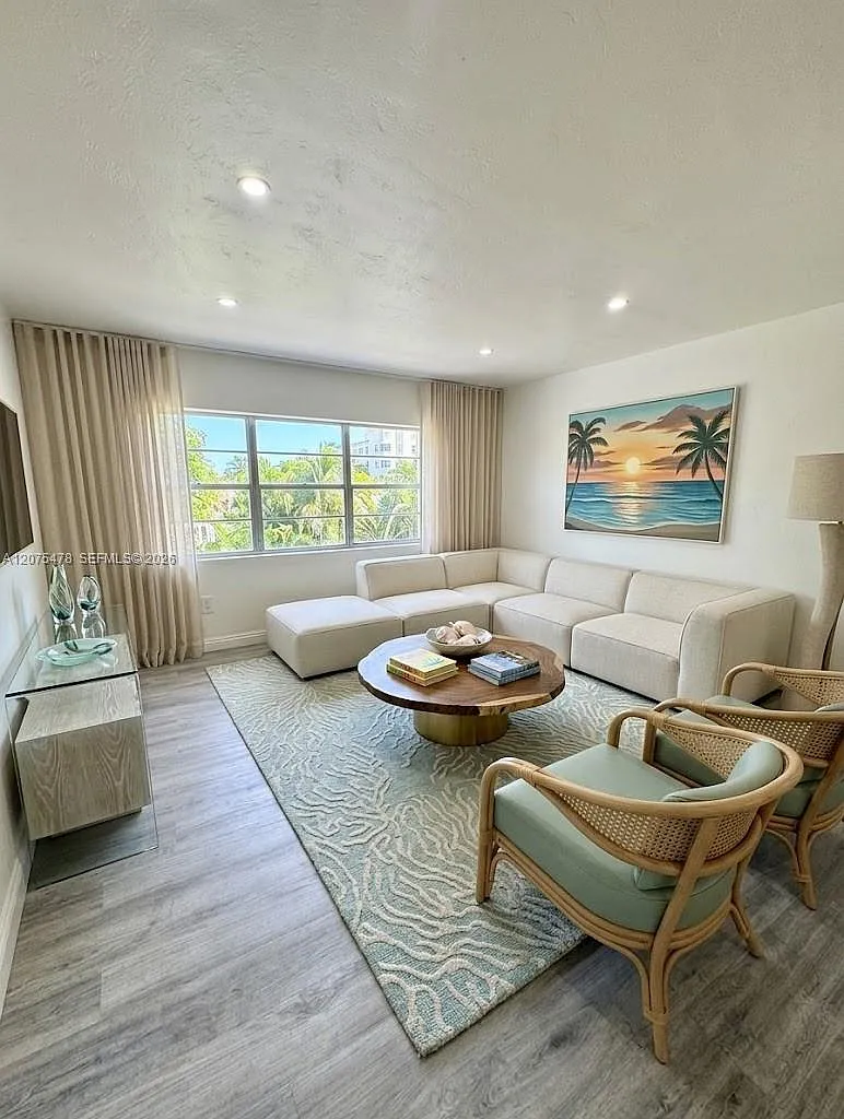 Arbah Condo — Photo 1