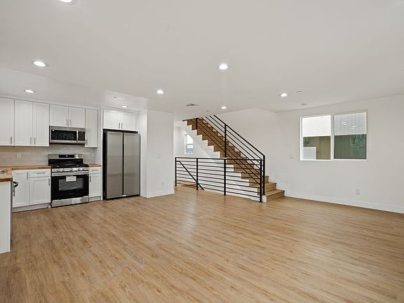 4th image of 4232 Rosewood Ave