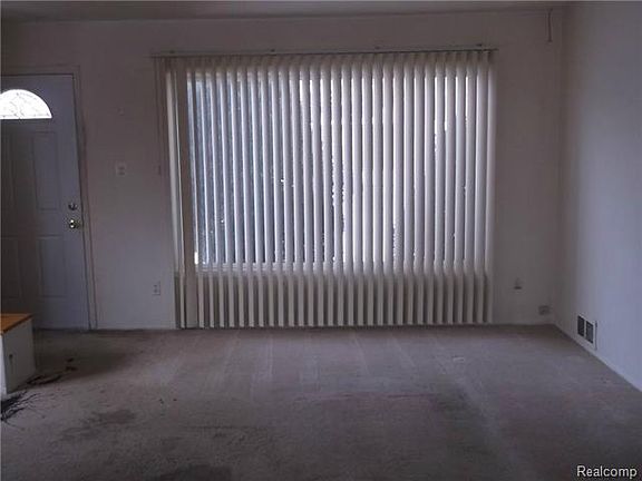 4th image of 547 Darwin St