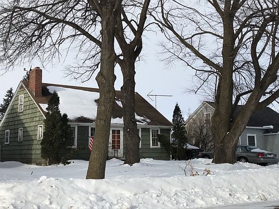 3rd image of 817 3rd St N