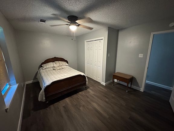 3rd image of 311 Davis Rd