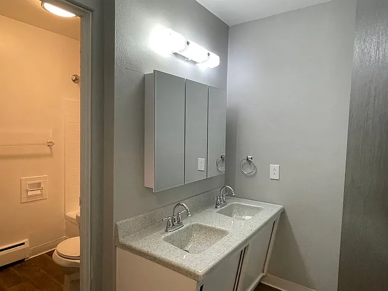 Harvin Apartments — Photo 63