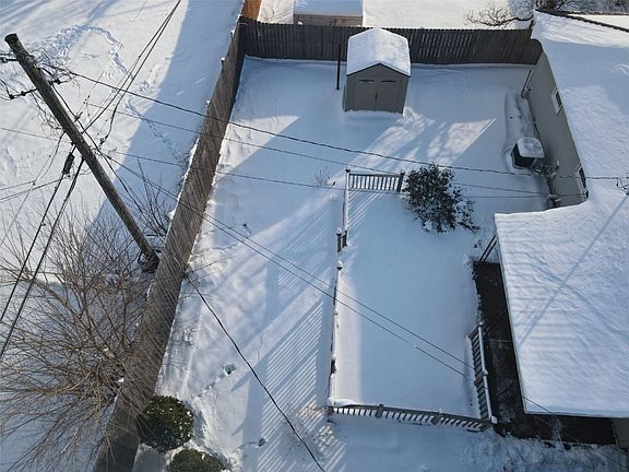 4th image of 2401 Victoria Dr SW