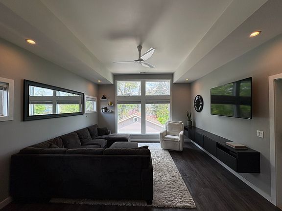 4th image of 445 E Breckenridge St #2