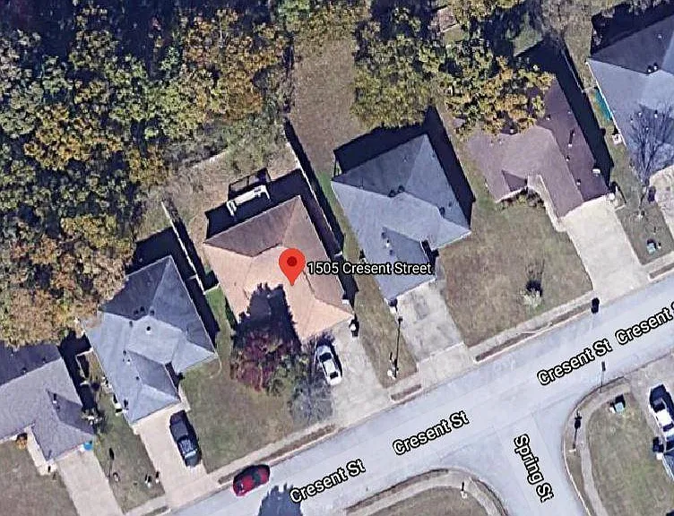 1505 Crescent St — Photo 6