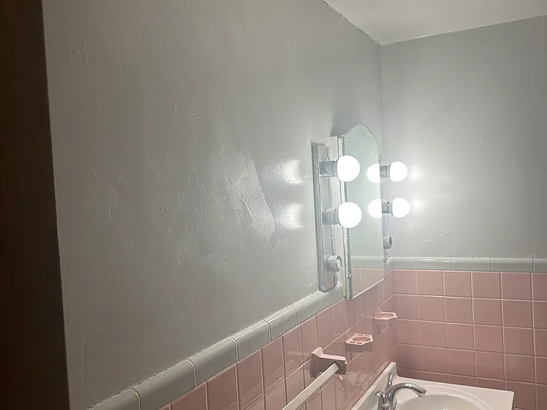 365 E Midlothian Blvd — Photo 3