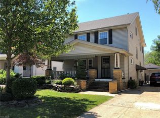 2066 Lakeland Ave, Lakewood, OH 44107
