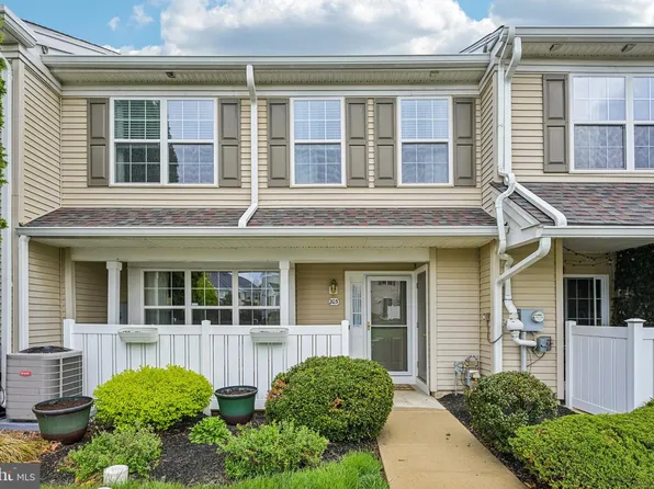 203 Flagstone Rd #6, Chester Springs, PA 19425