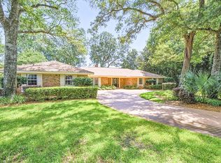 9 Grandview Dr, Shalimar, FL 32579