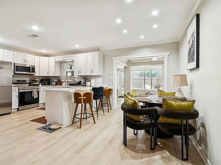 2302 S Arrawana Ave — Photo 14