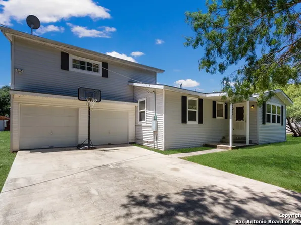 11716 Otis Dr, Adkins, TX 78101