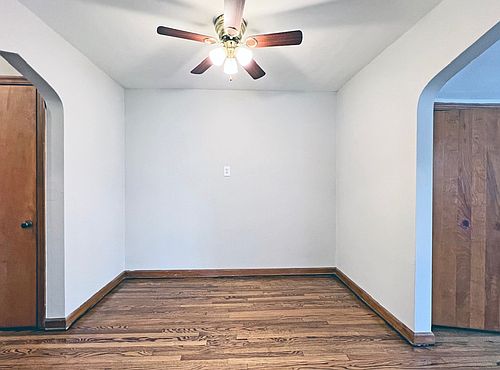3rd image of 6613 Devonshire Ave #2E