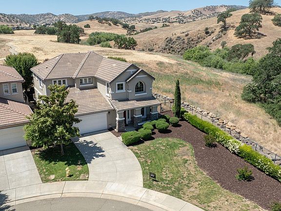 3rd image of 9028 Tee Box Ct