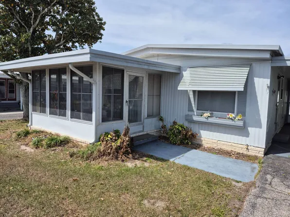135 Lakeview Dr, Leesburg, FL 34788
