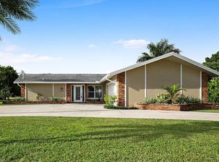 148 Fairway Cir, Naples, FL 34110