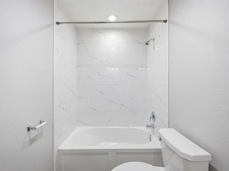 3425 Mount Pleasant St #B — Photo 12